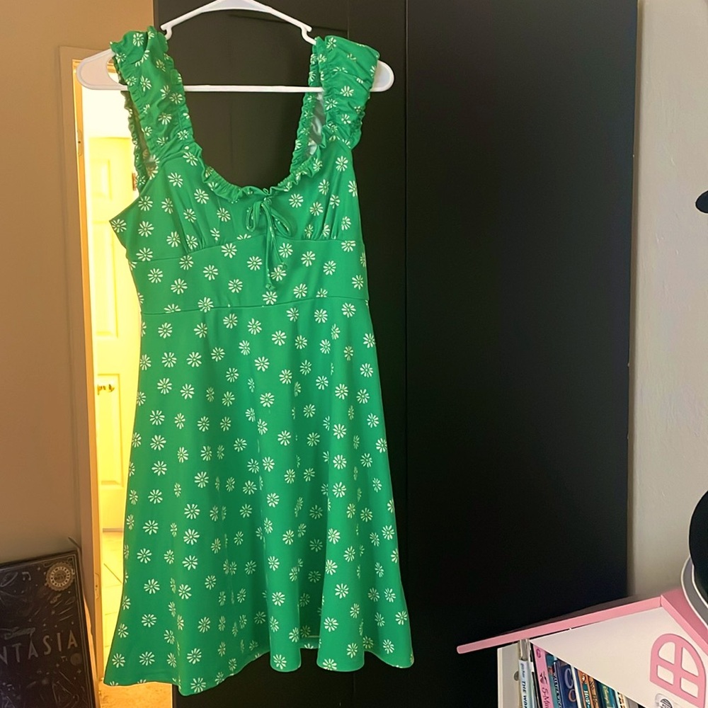 Green flower short dress